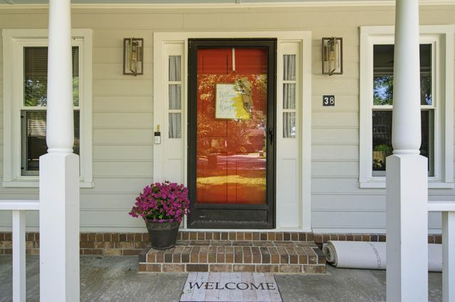 38 S Hampton Drive, Charleston, SC 29407