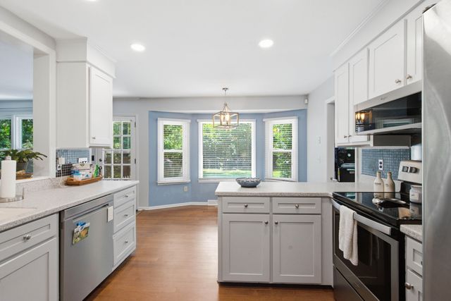 38 S Hampton Drive, Charleston, SC 29407