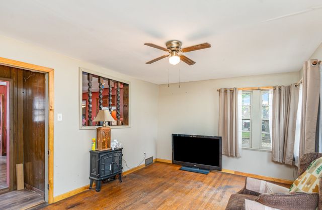 8402 S 78th Avenue, Bridgeview, IL 60455