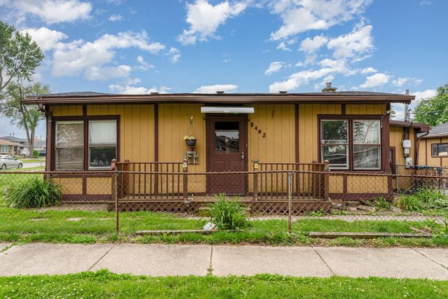8402 S 78th Avenue, Bridgeview, IL 60455