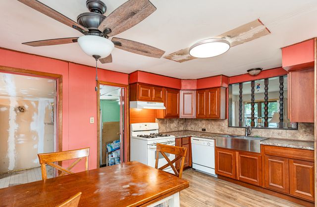 8402 S 78th Avenue, Bridgeview, IL 60455