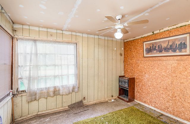 8402 S 78th Avenue, Bridgeview, IL 60455