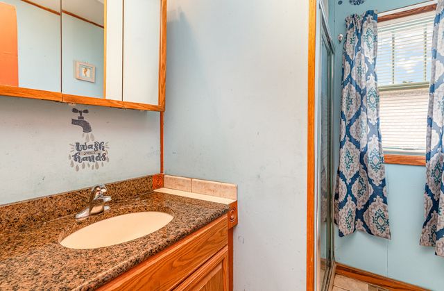 8402 S 78th Avenue, Bridgeview, IL 60455