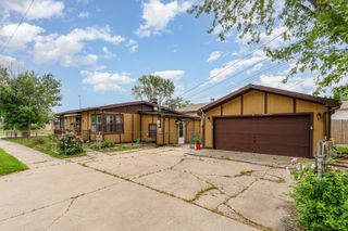 8402 S 78th Avenue, Bridgeview, IL 60455