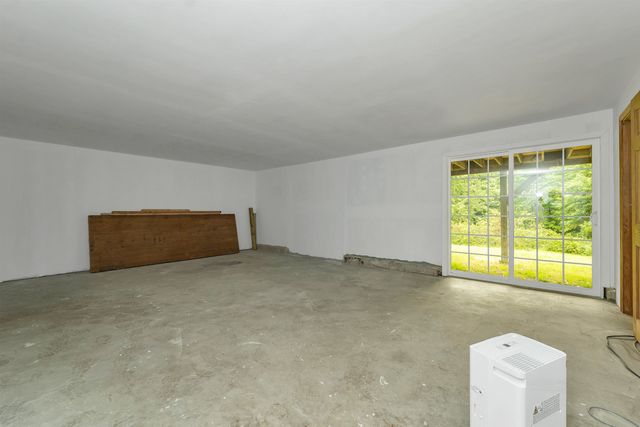 36 Highland Street, Hudson, NH 03051