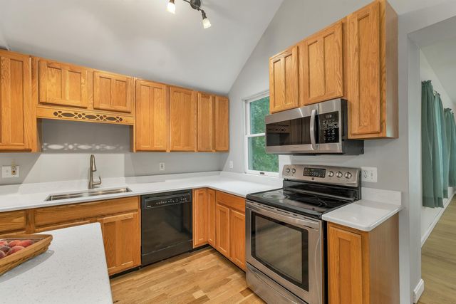 36 Highland Street, Hudson, NH 03051