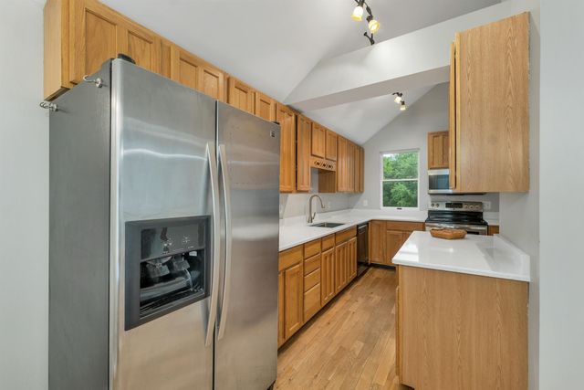 36 Highland Street, Hudson, NH 03051