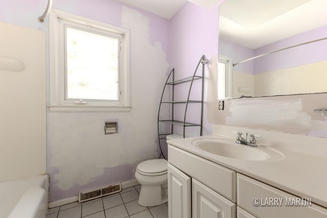 2530 De Hoop Avenue, Wyoming, MI 49509