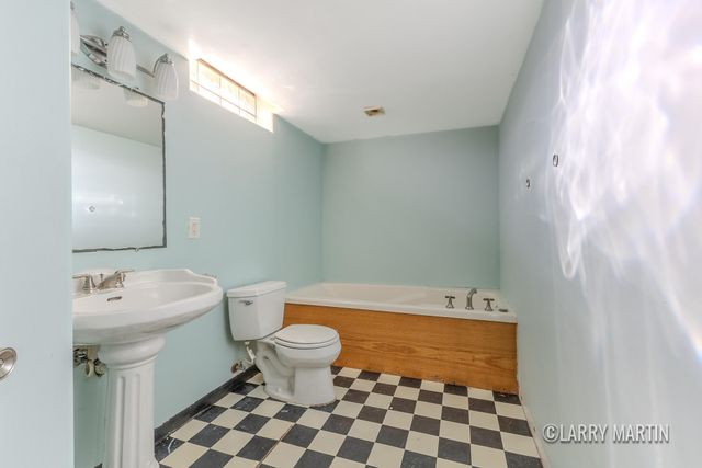 2530 De Hoop Avenue, Wyoming, MI 49509