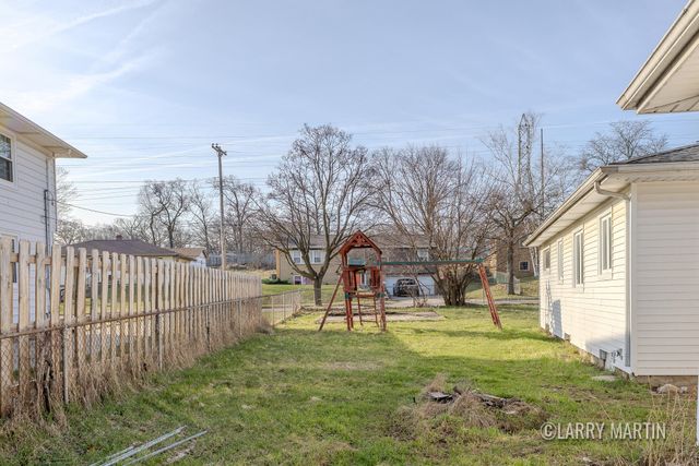 2530 De Hoop Avenue, Wyoming, MI 49509