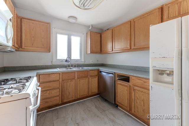 2530 De Hoop Avenue, Wyoming, MI 49509