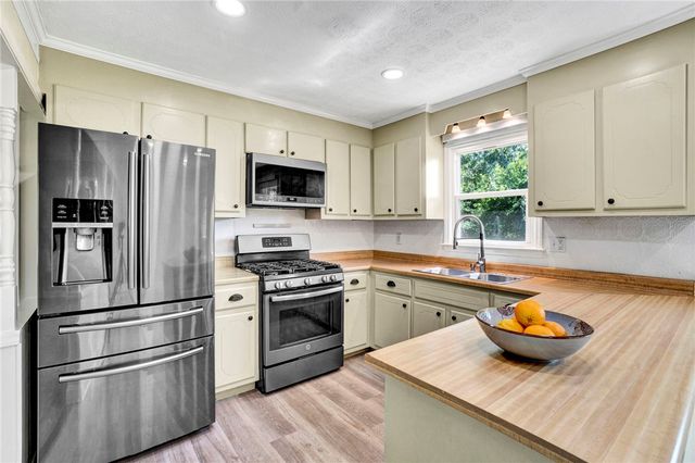 209 Hickory Drive, Easley, SC 29642