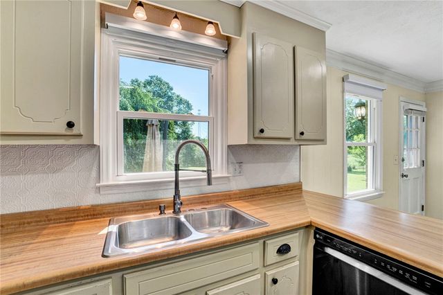 209 Hickory Drive, Easley, SC 29642