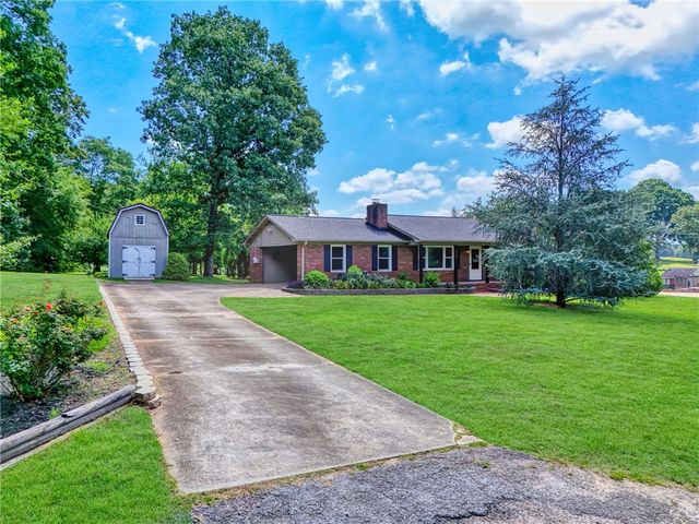 209 Hickory Drive, Easley, SC 29642