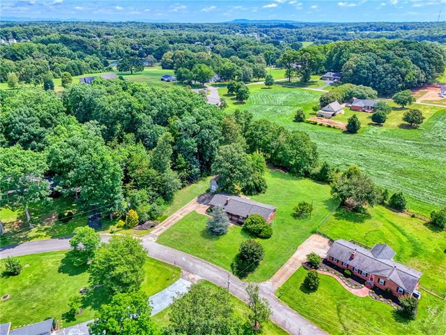 209 Hickory Drive, Easley, SC 29642