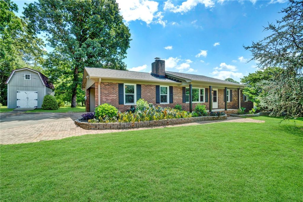 209 Hickory Drive, Easley, SC 29642