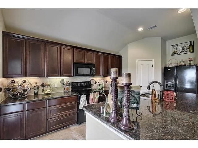 1008 Blackman CT, Hutto, TX 78634