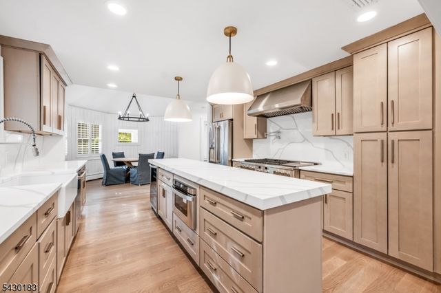 63 Park Ave, Wyckoff Twp., NJ 07481