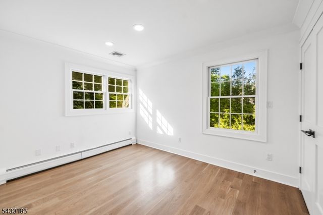 63 Park Ave, Wyckoff Twp., NJ 07481