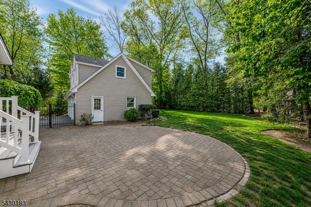 63 Park Ave, Wyckoff Twp., NJ 07481