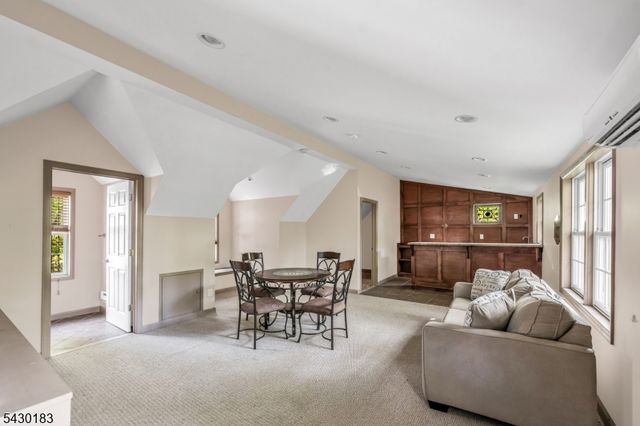 63 Park Ave, Wyckoff Twp., NJ 07481