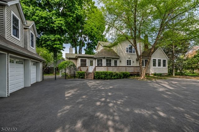 63 Park Ave, Wyckoff Twp., NJ 07481