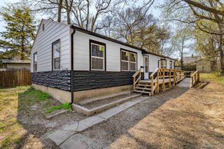 1113 N School St, Augusta, KS 67010