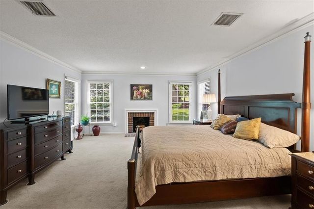8315 Richards Road, Lenexa, KS 66215