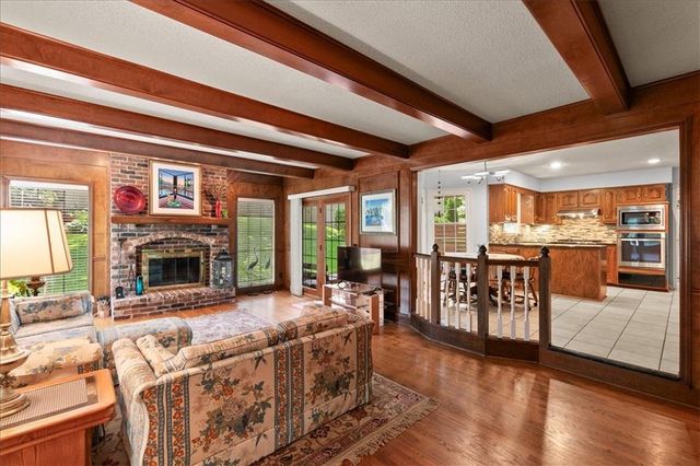 8315 Richards Road, Lenexa, KS 66215