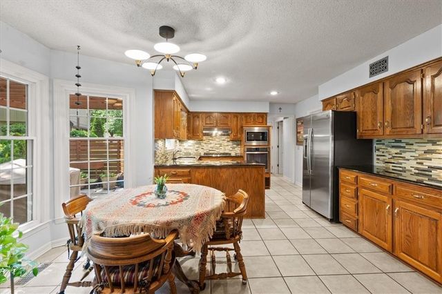 8315 Richards Road, Lenexa, KS 66215