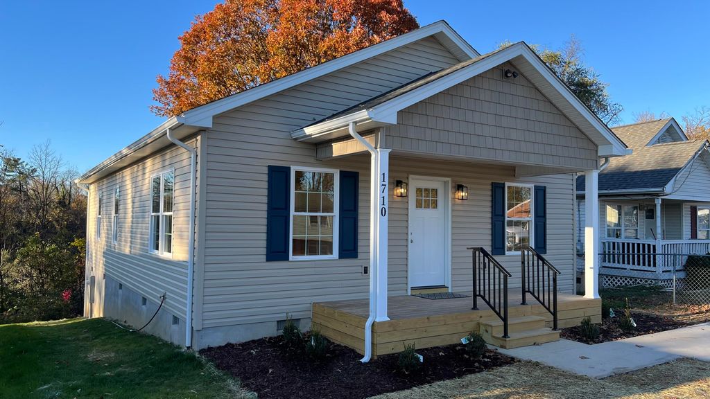 1710 Wallace AVE, Roanoke, VA 24012