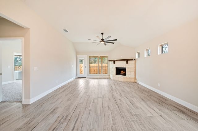 612 Kyle Drive, Tioga, TX 76271