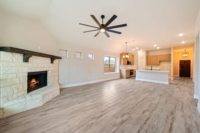 612 Kyle Drive, Tioga, TX 76271