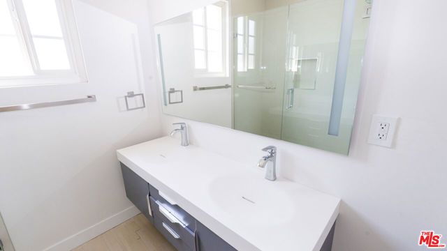 835 S Sherbourne Drive 9, Los Angeles, CA 90035