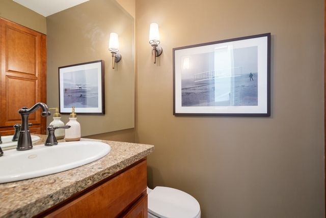 753 W Dickens Avenue, Chicago, IL 60614