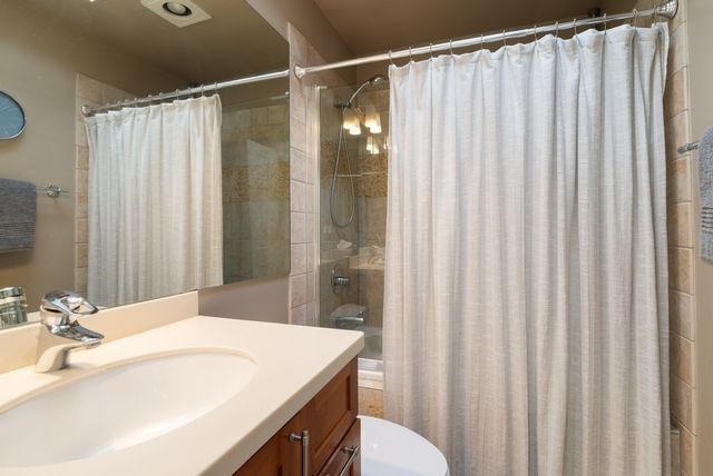 753 W Dickens Avenue, Chicago, IL 60614