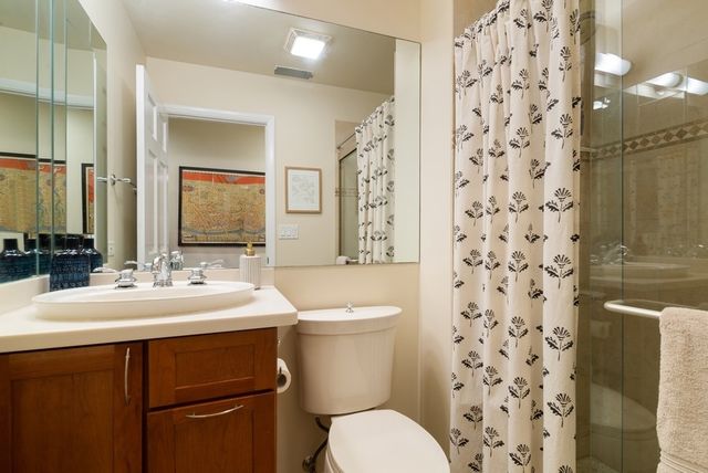753 W Dickens Avenue, Chicago, IL 60614