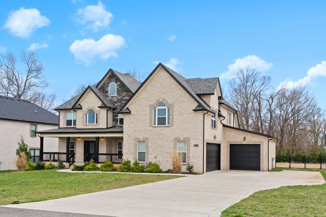 1592 Charles Bell Rd, Clarksville, TN 37040
