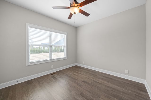 1592 Charles Bell Rd, Clarksville, TN 37040