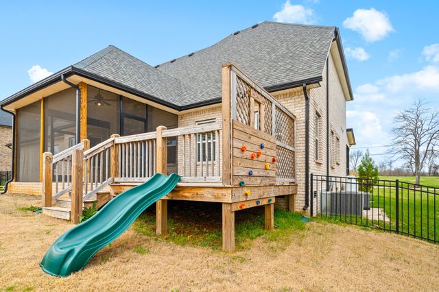1592 Charles Bell Rd, Clarksville, TN 37040