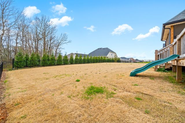 1592 Charles Bell Rd, Clarksville, TN 37040