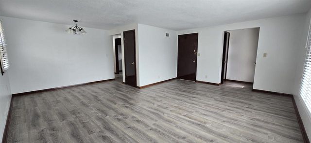 7930 W CONGRESS STREET, Milwaukee, WI 53218