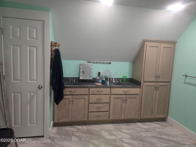 511 S Jackson Avenue, Joplin, MO 64801