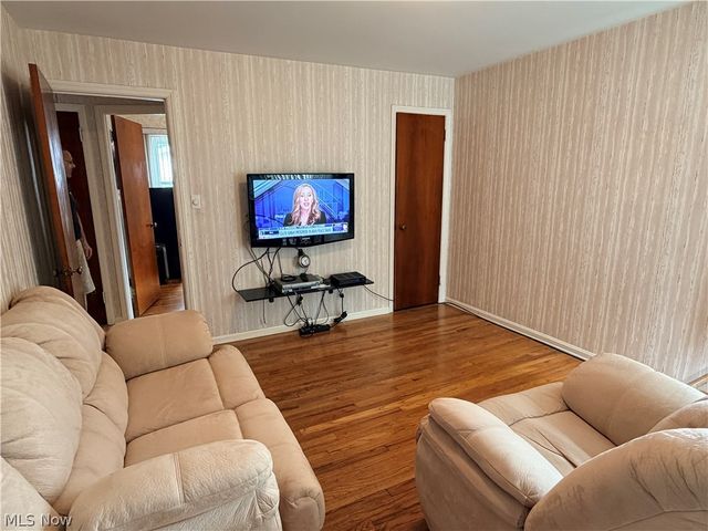 3975 Warrendale Road, South Euclid, OH 44118