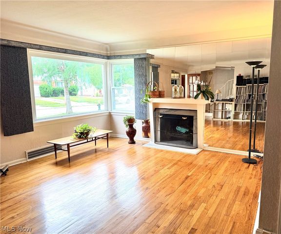 3975 Warrendale Road, South Euclid, OH 44118