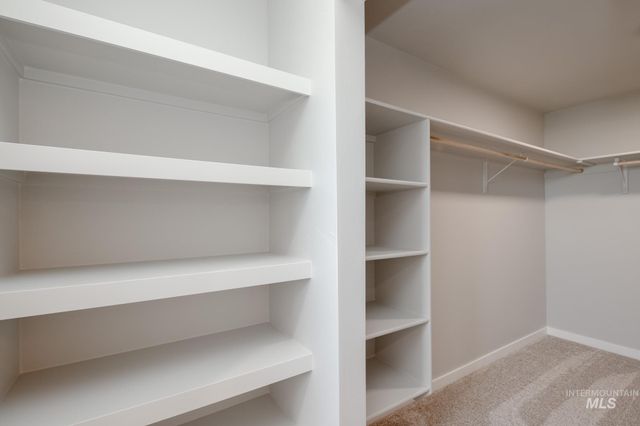 929 N Mirror Creek Way, Meridian, ID 83642