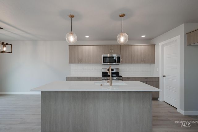 929 N Mirror Creek Way, Meridian, ID 83642