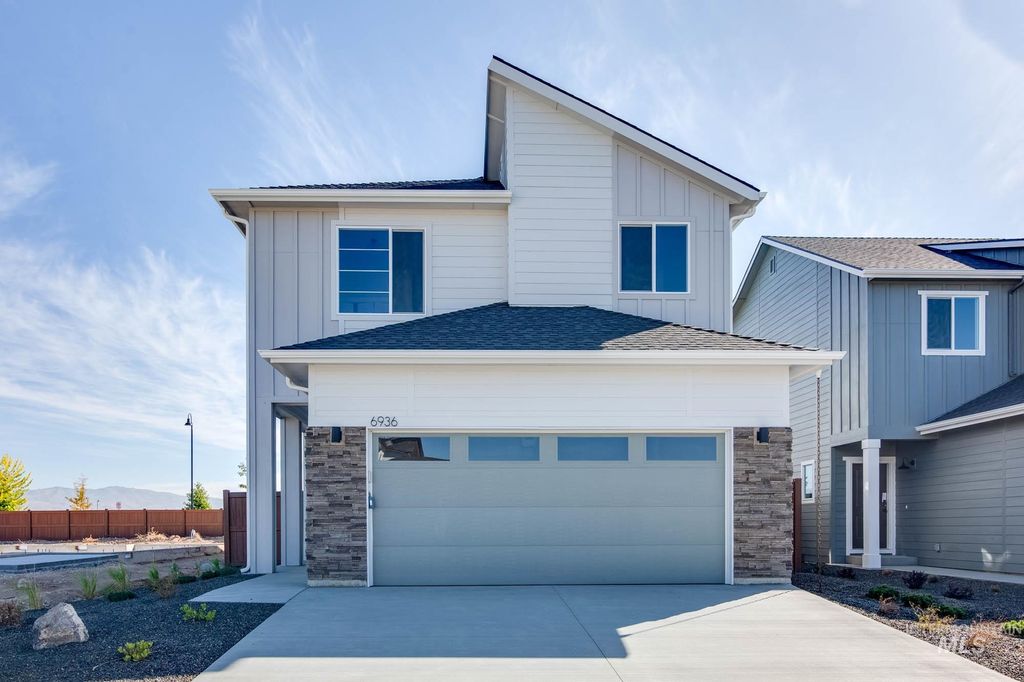 929 N Mirror Creek Way, Meridian, ID 83642