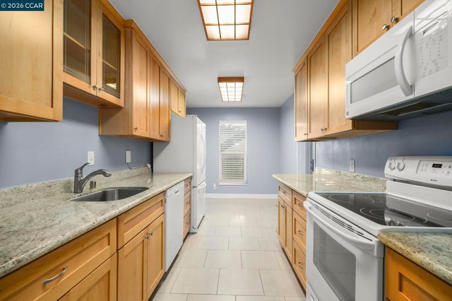 651 Moraga Rd 13, Moraga, CA 94556