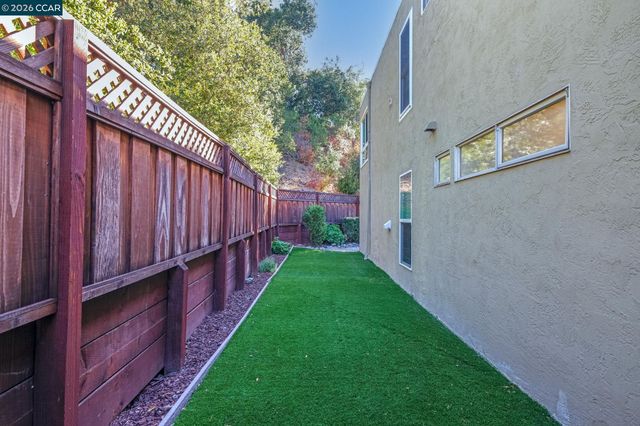 651 Moraga Rd 13, Moraga, CA 94556